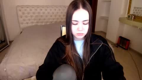 Snapshot of mmm_bananaa_ chatting on 02-18-25, 06:26 Beata online show from 02-18-25, 06:26