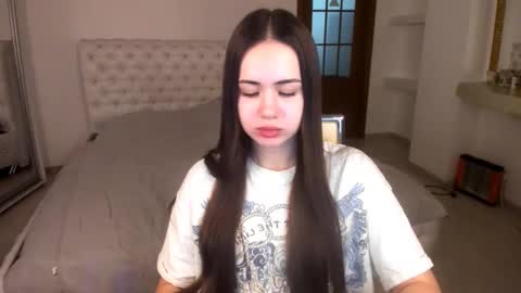 Snapshot of mmm_bananaa_ chatting on 02-20-25, 07:30 Beata online show from 02-20-25, 07:30