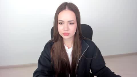 Snapshot of mmm_bananaa_ chatting on 02-21-25, 08:05 Beata online show from 02-21-25, 08:05