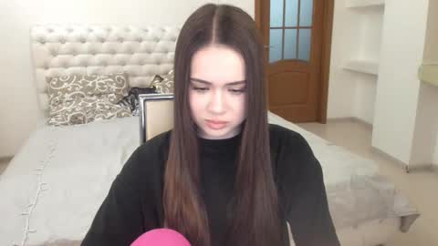 Snapshot of mmm_bananaa_ chatting on 03-09-25, 06:54 Beata online show from 03-09-25, 06:54