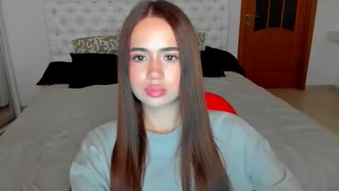 Snapshot of mmm_bananaa_ chatting on 09-10-25, 06:52 Beata online show from 09-10-25, 06:52