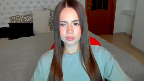 Snapshot of mmm_bananaa_ chatting on 09-11-25, 05:57 Beata online show from 09-11-25, 05:57