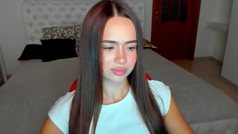 Snapshot of mmm_bananaa_ chatting on 09-20-25, 04:30 Beata online show from 09-20-25, 04:30