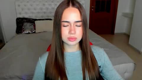 Snapshot of mmm_bananaa_ chatting on 10-05-25, 06:06 Beata online show from 10-05-25, 06:06