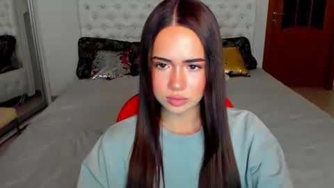 Snapshot of mmm_bananaa_ chatting on 10-22-25, 04:51 Beata online show from 10-22-25, 04:51