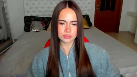 Snapshot of mmm_bananaa_ chatting on 10-23-25, 05:12 Beata online show from 10-23-25, 05:12