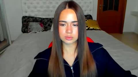 Snapshot of mmm_bananaa_ chatting on 10-29-25, 07:04 Beata online show from 10-29-25, 07:04