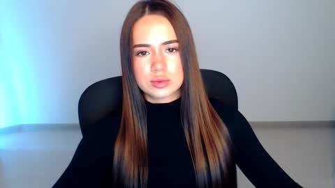 Snapshot of mmm_bananaa_ chatting on 10-30-25, 08:27 Beata online show from 10-30-25, 08:27