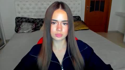 Snapshot of mmm_bananaa_ chatting on 11-13-25, 07:02 Beata online show from 11-13-25, 07:02