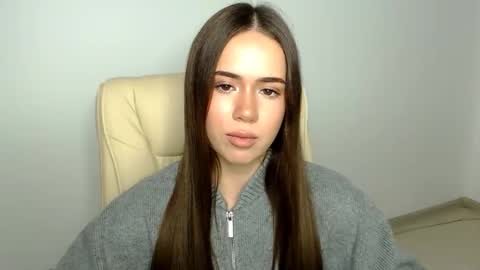 Snapshot of mmm_bananaa_ chatting on 11-24-25, 01:00 Beata online show from 11-24-25, 01:00