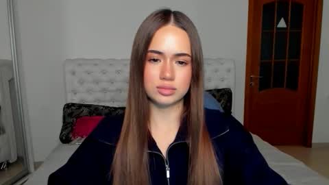 Snapshot of mmm_bananaa_ chatting on 11-25-25, 02:17 Beata online show from 11-25-25, 02:17