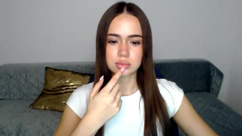 Snapshot of mmm_bananaa_ chatting on 12-01-25, 06:13 Beata online show from 12-01-25, 06:13