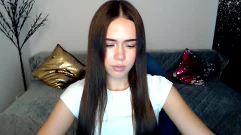 Snapshot of mmm_bananaa_ chatting on 12-03-25, 06:39 Beata online show from 12-03-25, 06:39