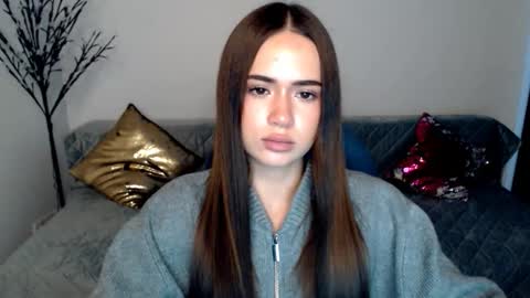 Snapshot of mmm_bananaa_ chatting on 12-04-25, 07:00 Beata online show from 12-04-25, 07:00