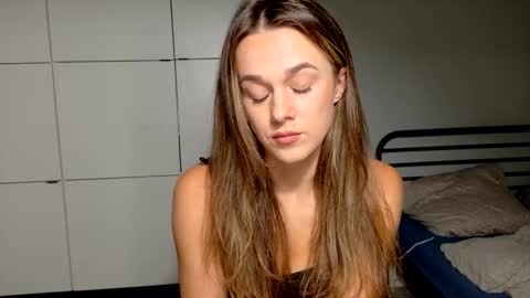 mmminnie online show from 11-14-25, 04:28