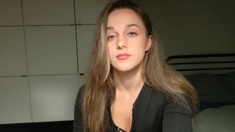 mmminnie online show from 01-06-26, 04:43