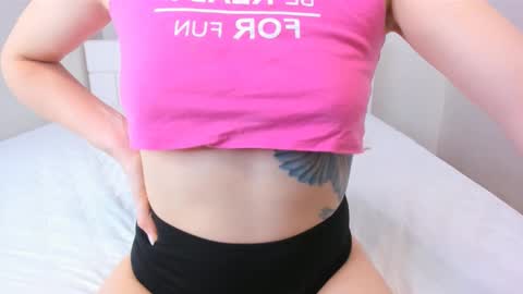 Snapshot of mmmmmargo chatting on 02-10-25, 01:55 Margo online show from 02-10-25, 01:55