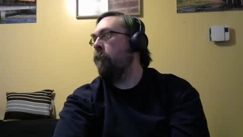 Snapshot of mmr45 chatting on 02-17-25, 05:14 mmr45 online show from 02-17-25, 05:14