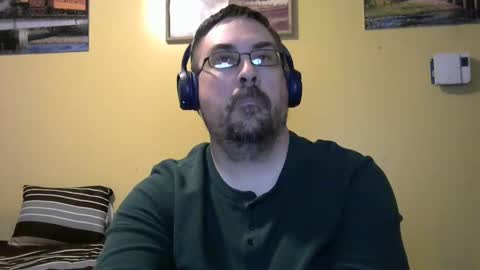 Snapshot of mmr45 chatting on 10-30-25, 04:03 mmr45 online show from 10-30-25, 04:03