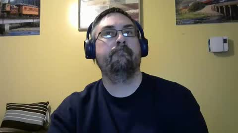 Snapshot of mmr45 chatting on 11-03-25, 04:14 mmr45 online show from 11-03-25, 04:14