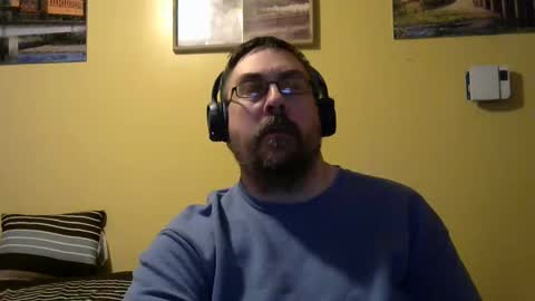 Snapshot of mmr45 chatting on 11-11-25, 05:18 mmr45 online show from 11-11-25, 05:18