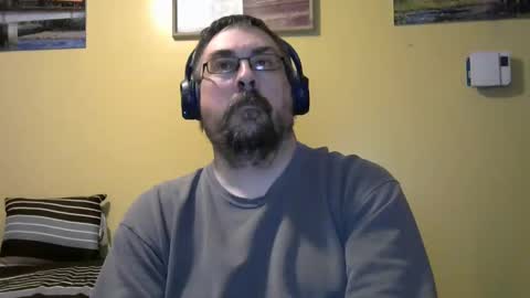 Snapshot of mmr45 chatting on 11-13-25, 05:17 mmr45 online show from 11-13-25, 05:17