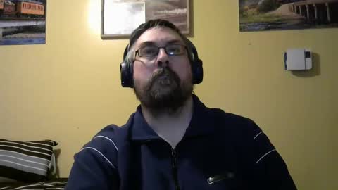 Snapshot of mmr45 chatting on 11-23-25, 04:56 mmr45 online show from 11-23-25, 04:56