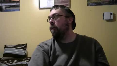 Snapshot of mmr45 chatting on 11-25-25, 05:07 mmr45 online show from 11-25-25, 05:07