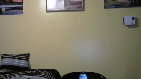 Snapshot of mmr45 chatting on 11-27-25, 06:04 mmr45 online show from 11-27-25, 06:04