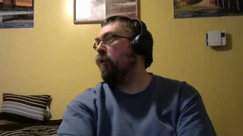 Snapshot of mmr45 chatting on 11-29-25, 05:43 mmr45 online show from 11-29-25, 05:43