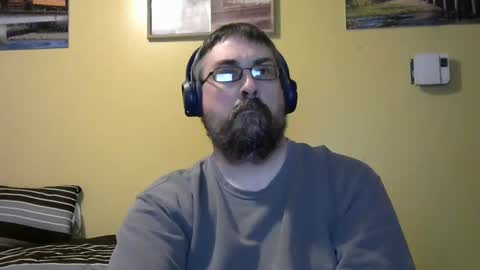 Snapshot of mmr45 chatting on 11-30-25, 05:22 mmr45 online show from 11-30-25, 05:22