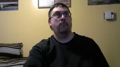 Snapshot of mmr45 chatting on 12-17-25, 05:13 mmr45 online show from 12-17-25, 05:13