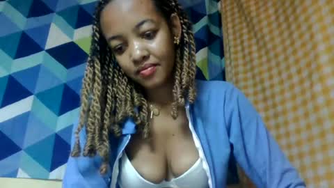 Snapshot of mmyriame chatting on 07-20-26, 11:01 mmyriame online show from 07-20-26, 11:01