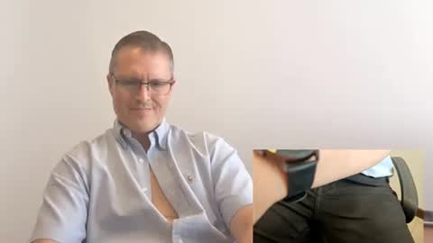 Moe online show from 12-16-25, 06:46