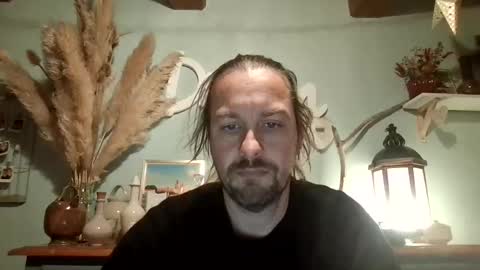 Snapshot of moi9876543210 chatting on 01-06-26, 08:23 Julien online show from 01-06-26, 08:23