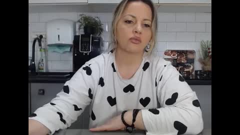 erika online show from 02-14-25, 08:31