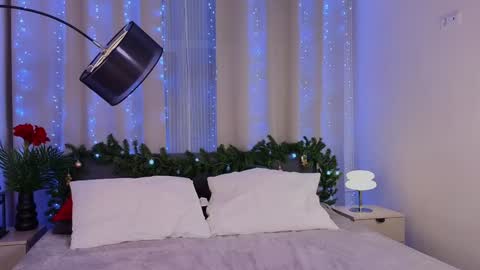 Molly online show from 12-25-24, 09:43