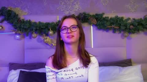 molilevran online show from 12-14-25, 04:45