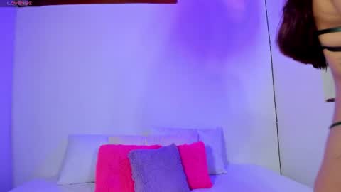 Snapshot of moll1e_ chatting on 07-31-26, 05:23 M o L l i E online show from 07-31-26, 05:23