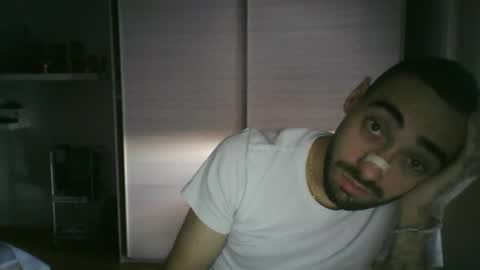 Snapshot of mollo20 chatting on 10-19-25, 03:23 mollo20 online show from 10-19-25, 03:23