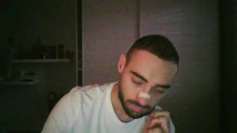 Snapshot of mollo20 chatting on 10-21-25, 01:12 mollo20 online show from 10-21-25, 01:12