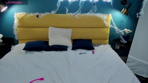 Molly  online show from 10-31-25, 01:34