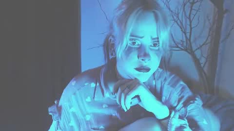 Molly Crow online show from 01-14-25, 12:43