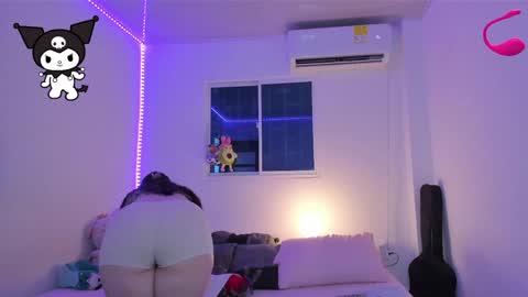 Snapshot of molly_g18 chatting on 01-19-25, 03:18 MARIANA online show from 01-19-25, 03:18