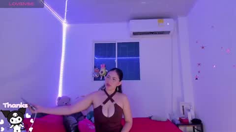 Snapshot of molly_g18 chatting on 02-27-25, 02:42 MARIANA online show from 02-27-25, 02:42