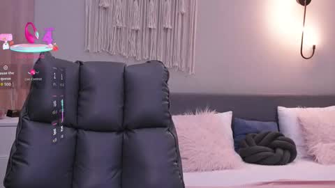 Snapshot of molly_jons chatting on 12-01-25, 01:10 Molly online show from 12-01-25, 01:10