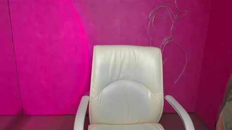 Molly online show from 12-04-24, 07:12