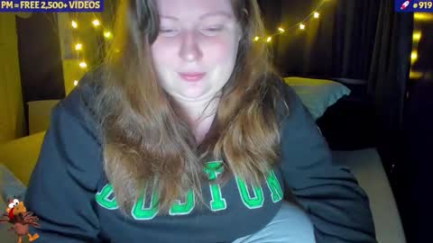 molly_moons online show from 11-28-25, 11:07