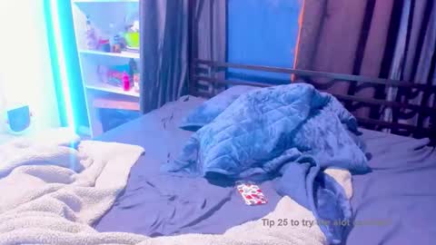 Snapshot of molly_moons chatting on 02-01-26, 03:10 molly_moons online show from 02-01-26, 03:10