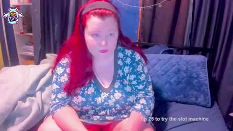 Snapshot of molly_moons chatting on 02-02-26, 03:55 molly_moons online show from 02-02-26, 03:55